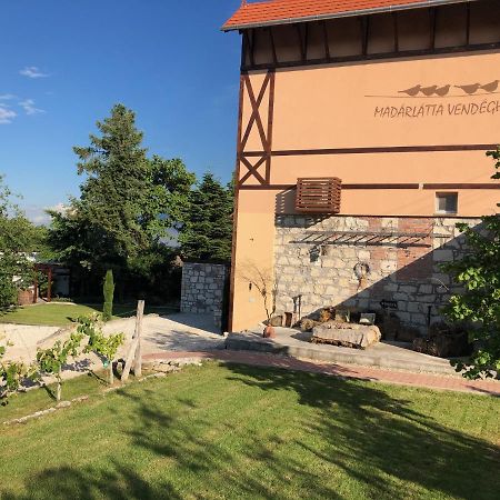 Hotel Madarlatta Vendeghaz Fertőrákos Exterior foto